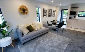 2 Bed Central Addington W/Park